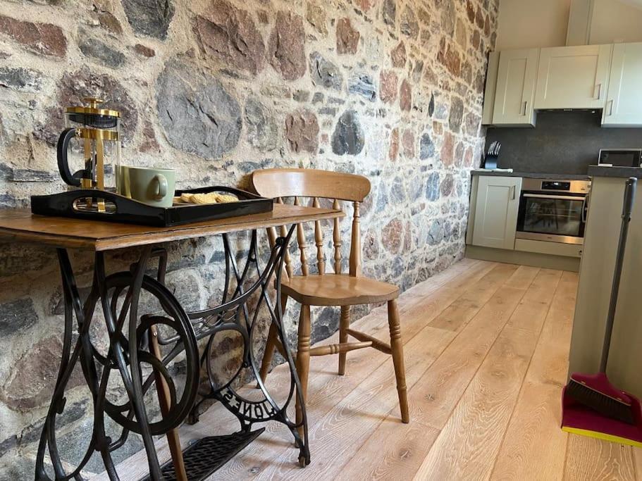 Signalman'S Cottage In Clachnaharry South Kessock Exterior foto